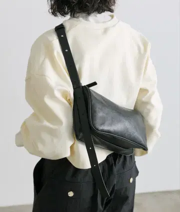 이야 파피요네 미니 스와로 바닥 숄더백