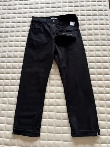 Uniqlo U 셀비지 데님 블랙 28인치