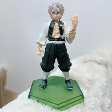 귀멸의 칼날 시나즈가와 사네미 피규어