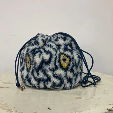 이컷 프린트 보아 백