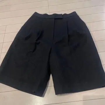 새상품급 CELFORD 블랙 전개 숏팬츠 36