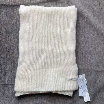 [미사용 새상품] GALERIE VIE 캐시미어 니트 머플러 화이트