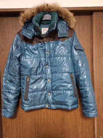 발수 가공 후드 부착 다운 자켓