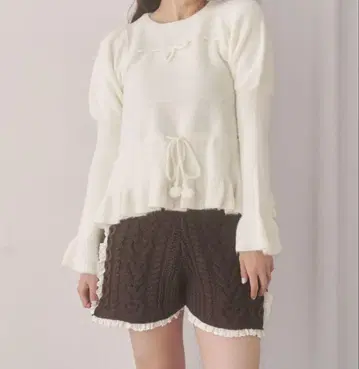 merry jenny 프릴 페플럼 니트탑