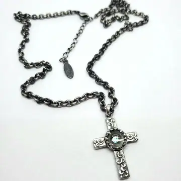 고티에 크로스 목걸이