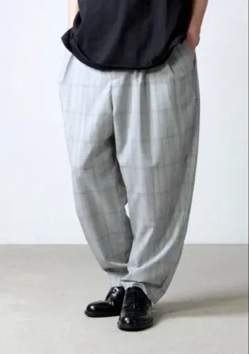 두르카마라 오버 턱 와이드 팬츠 그레이 체크