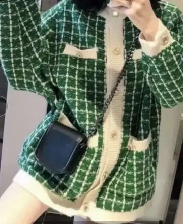 깔끔한 체크 무늬 니트 가디건