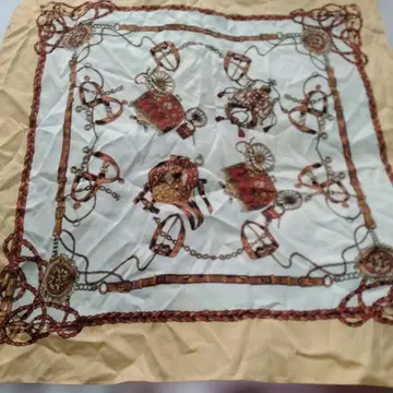 마구 디자인 스카프 약 90cm x 90cm