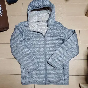 UNIQLO 다운 자켓 S 사이즈 울트라 라이트 다운
