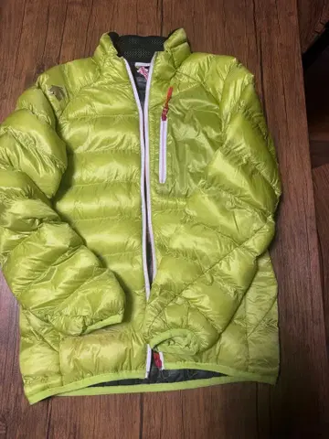 DESCENTE Air Flake 라임 그린 다운 자켓