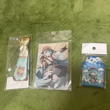 하츠네 미쿠 100 기념 아크릴 스탠드 D & 스카프 백참 & 부적풍 참