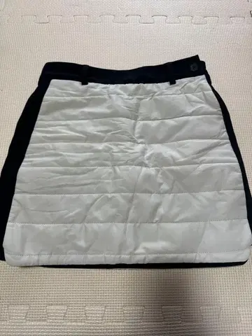 화이트 블랙 퀼팅 스커트