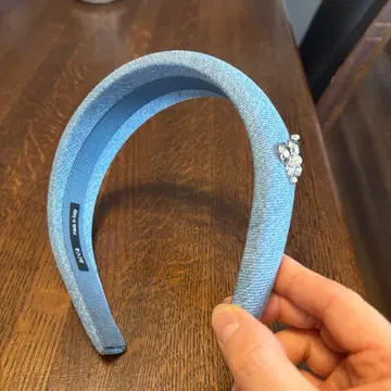 acca 데님 블루 헤어밴드 비쥬 부착