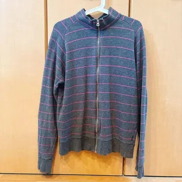 그레이와 핑크 스트라이프 자켓