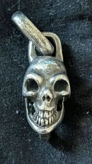 해피 스컬 펜던트 탑