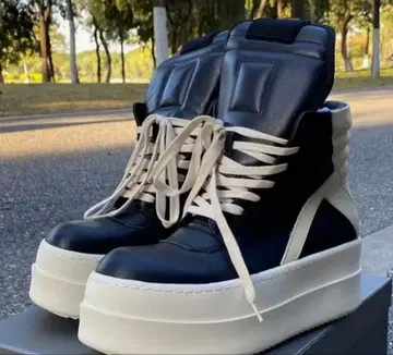 하이컷 스니커즈 블랙 화이트 통굽