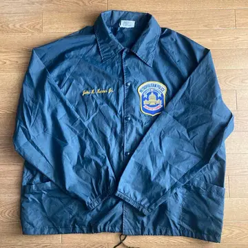 메트로폴리탄 폴리스의 나일론 블루종