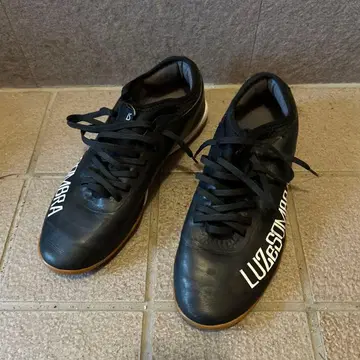 LUZ e SOMBRA 풋살화 블랙 27