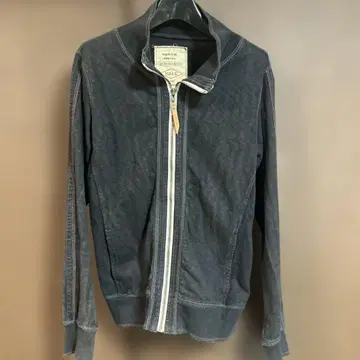 블랙 레귤러 핏 후드티