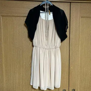 베이지 원피스 블랙 볼레로 포함 38