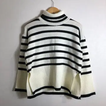 M 사이즈 상당 보더 스트라이프 터틀넥 니트