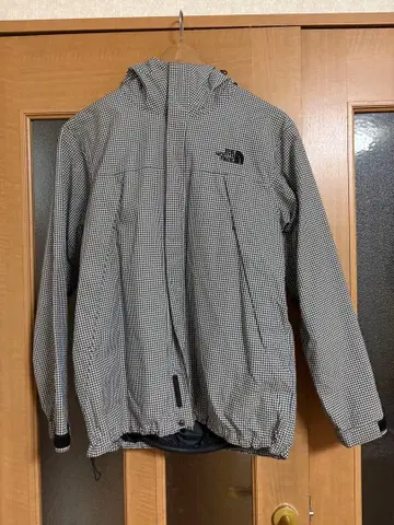 THE NORTH FACE 풀 지퍼 자켓 블랙 화이트 체크