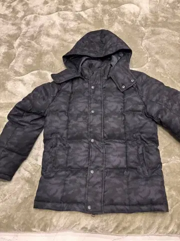 VOGUISH 후드 부착 다운 자켓 M 사이즈 블랙 카모플라쥬