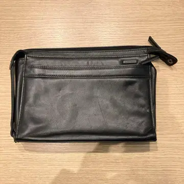 블랙 가죽 클러치백