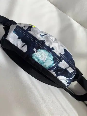 [레어] THE NORTH FACE 스윕 바디백 웨스트 파우치