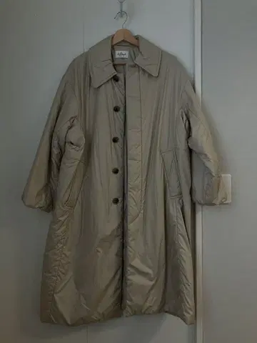 le Glazik 베이지 롱 다운 자켓