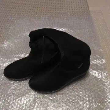 루코라인 블랙 롱 부츠