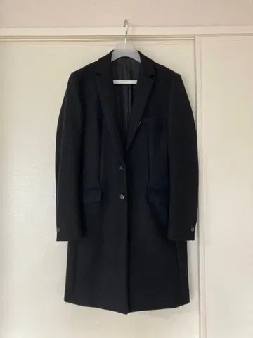 ATTACHMENT 체스터 코트 블랙