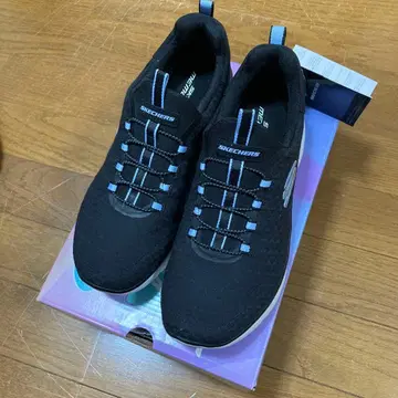 SKECHERS 메모리폼 블랙 스니커즈
