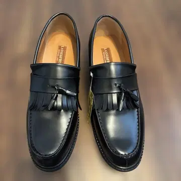 블랙 로퍼 lassu & friss