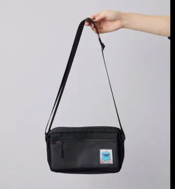 이아파피요네 쿠키 몬스터 숄더백