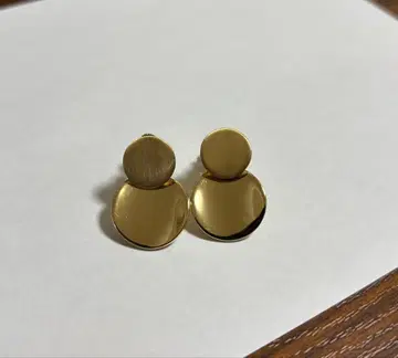 VENDOME BOUQUET 반돔 부티크 골드 컬러 귀찌