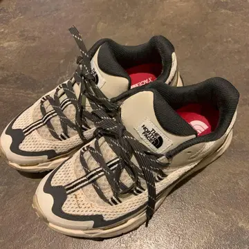 The North Face ALPHA 스니커즈 화이트/블랙