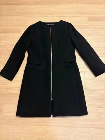 INDIVI V.A.I. 블랙 코트