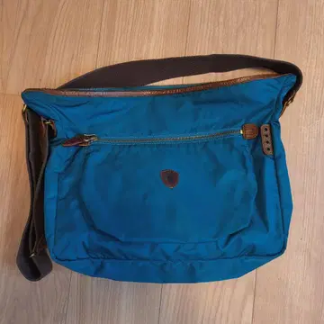 페리지 나일론 숄더백