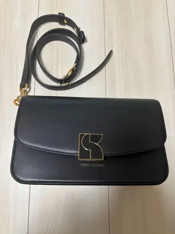 블랙 숄더백 미사용 새상품