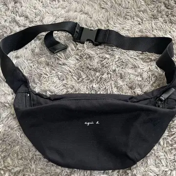 agnis b. 블랙 힙색