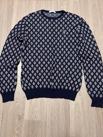 USUALIS COLLECTION 니트 스웨터