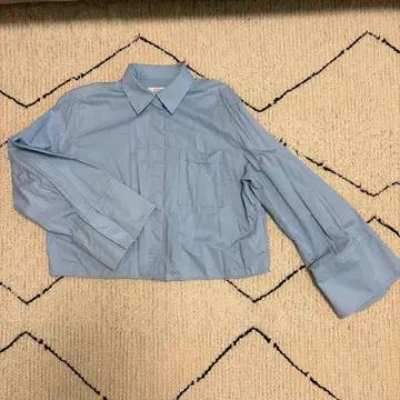 COS 라이트 블루 긴팔 셔츠