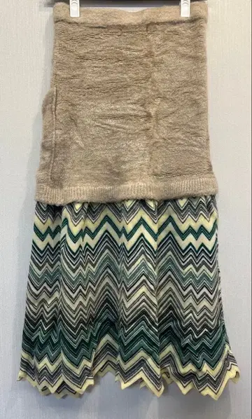 TAN 지그재그 패턴 스커트