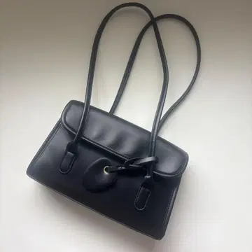 블랙 인조 가죽 숄더백