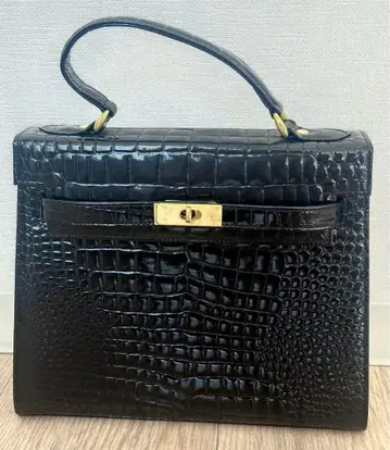 크로커다일풍 핸드백 노브랜드 / 에나멜 블랙