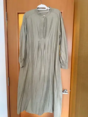 어반 리서치 피케 밴드 카라 셔츠 원피스 베이지