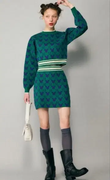 디즈니 미키마우스 패턴 니트 스웨터 스커트 셋업 미사용 새상품