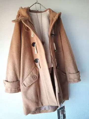 미사용 베이지 계열 더플 코트