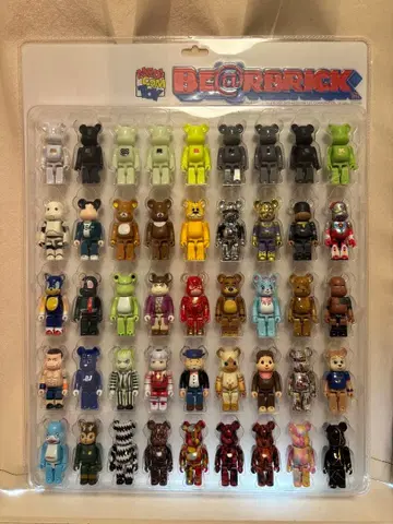 BE@RBRICK 베어브릭 100% 블리스터 보드 포함 45개